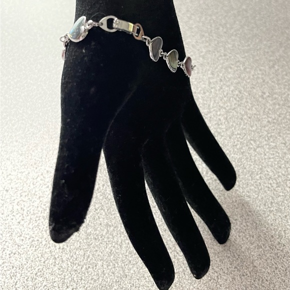 Vintage Heart Bracelet - Picture 3 of 7